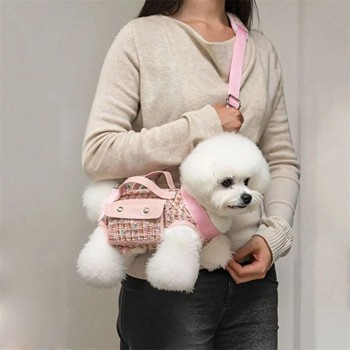 Designer Pet Crossbody Bag for Outings Horizontal Backpack with Leash Handle Elegant Pet Traction Backpack
