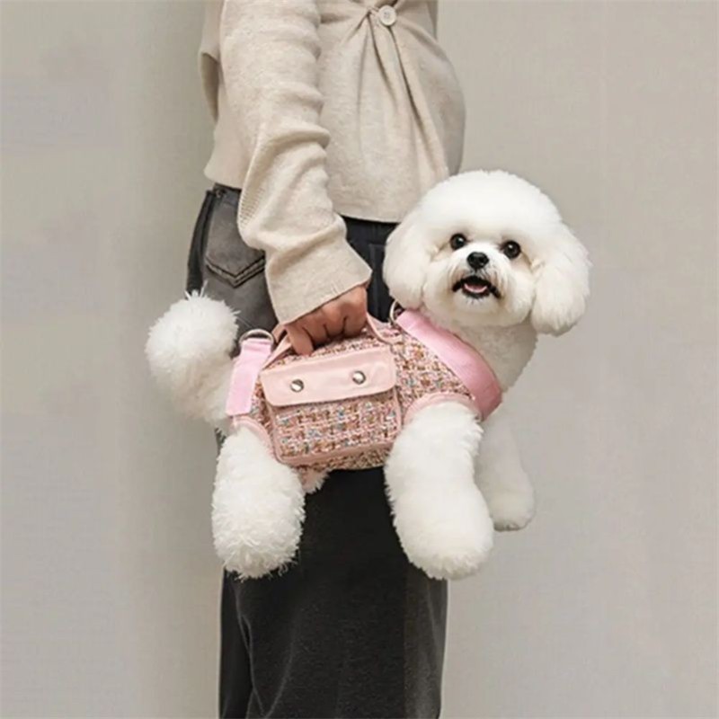 Designer Pet Crossbody Bag for Outings Horizontal Backpack with Leash Handle Elegant Pet Traction Backpack
